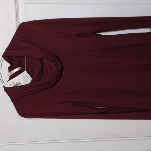 Top - Picture 1 of 2